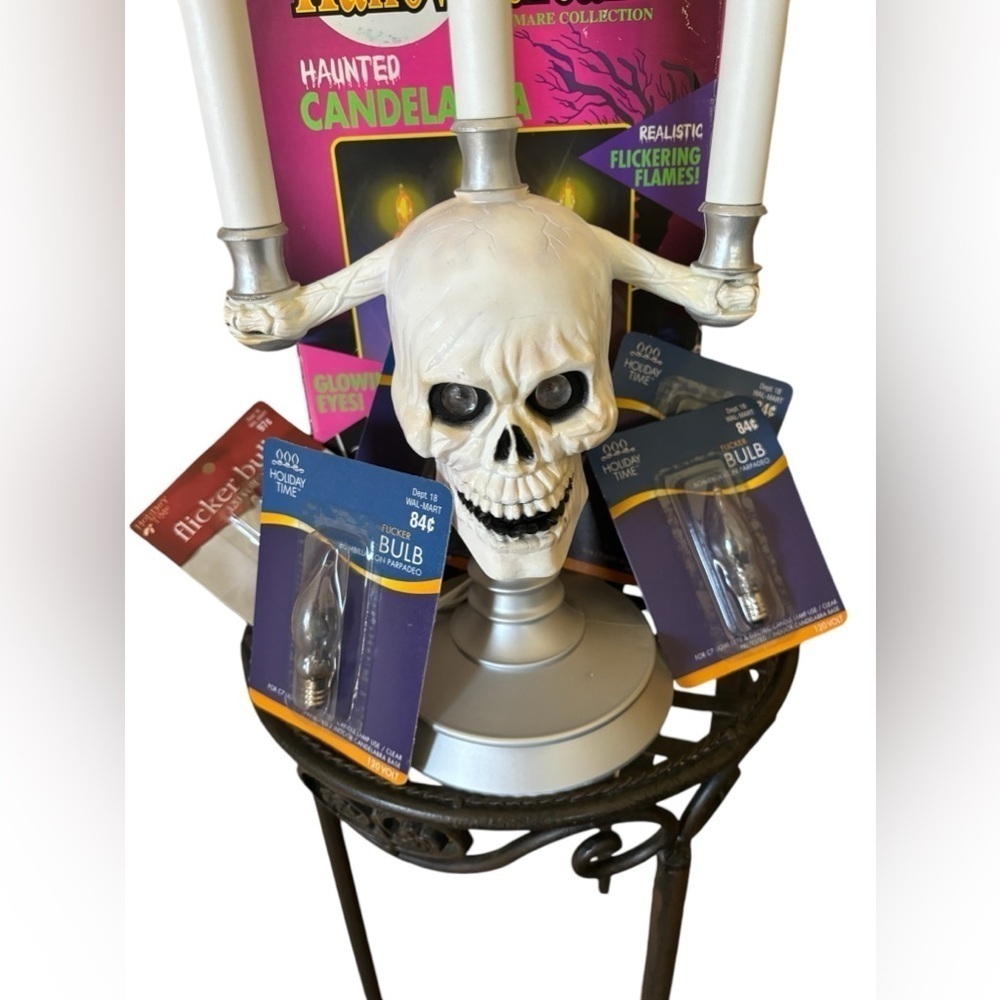 VTG HallowScream Nightmare Collection Haunted Candelabra Flickering Flame 1994